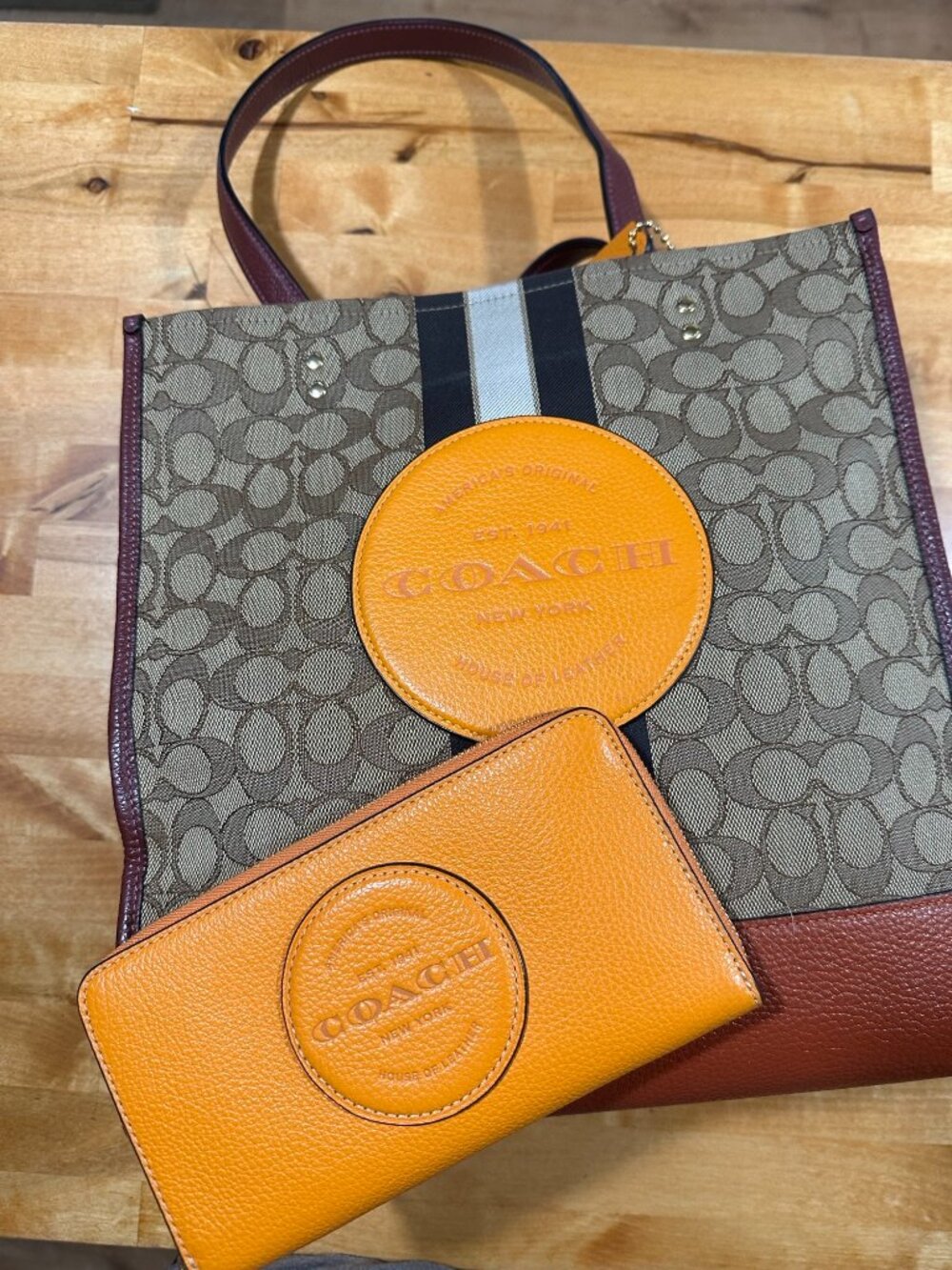 Coach 1917 Dempsey Tote And Matching Wallet